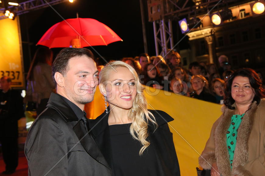 Премьера мюзикла "Поющие под дождем"