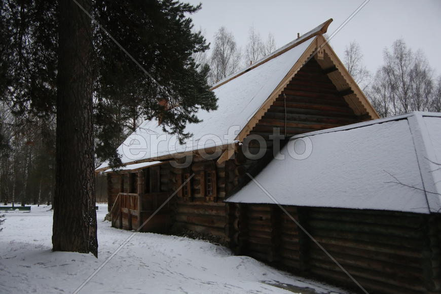 Музей крестьянской усадьбы в музее деревянного зодчества Нового Иерусалима в Подмосковье