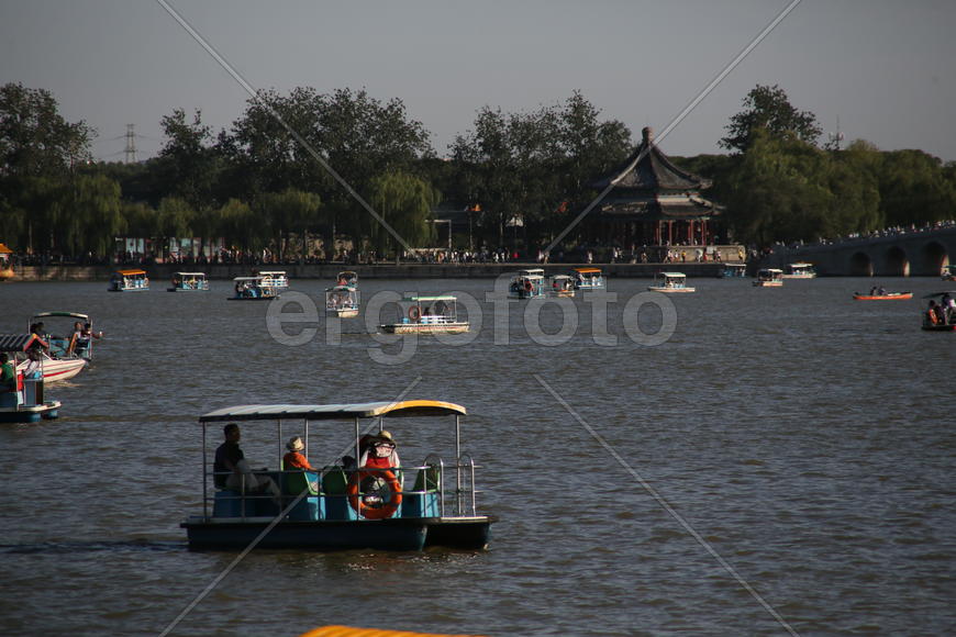 Пекин.  Летний императорский дворец.