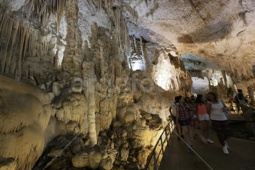 Ливан. Подземная пещера 