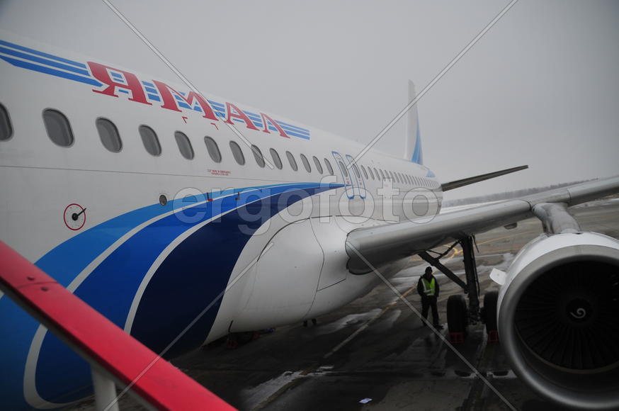 Аэропорт Салехард. Ямало-ненецкий  автономный округ. Город Салехард, поселок Лабытнанги. фото Сергей