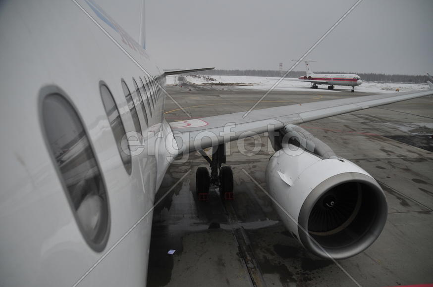 Аэропорт Салехард. Ямало-ненецкий  автономный округ. Город Салехард, поселок Лабытнанги. фото Сергей