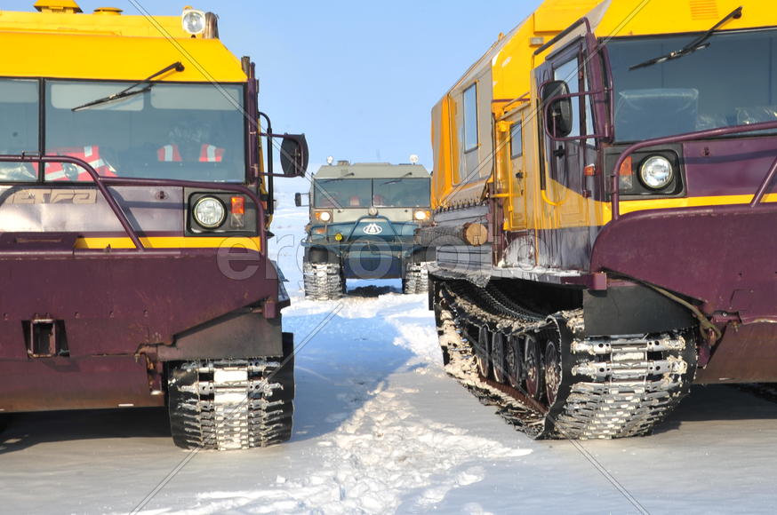 Тундра. Остатки цементного завода бывшей колонии. Ямало-ненецкий  автономный округ. Город Салехард, 