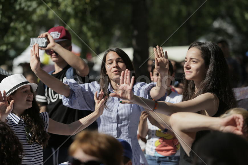 Праздник "Абрикос" в парке Музеон, 10 июля 2016 года. 