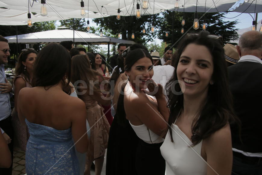 Празднование свадьбы в Ливане.