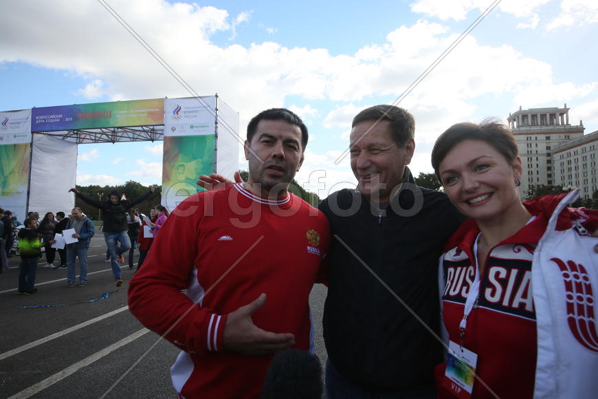 Хадажимурат Магомедов, Александр Жуков, Анастасия Давыдова. Всероссийский день ходьбы