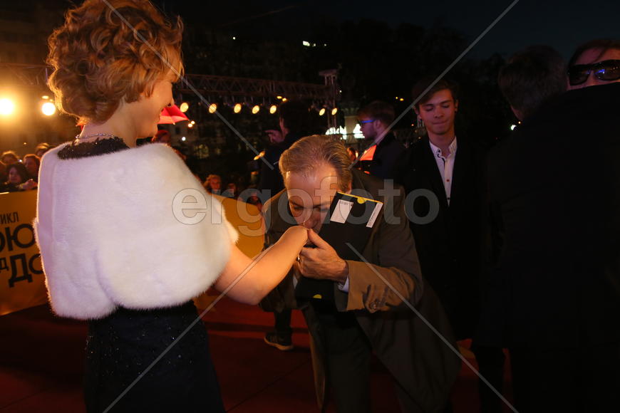 Премьера мюзикла "Поющие под дождем"