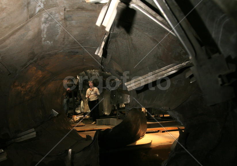 Реставрация статуи "Рабочий и колхозница"