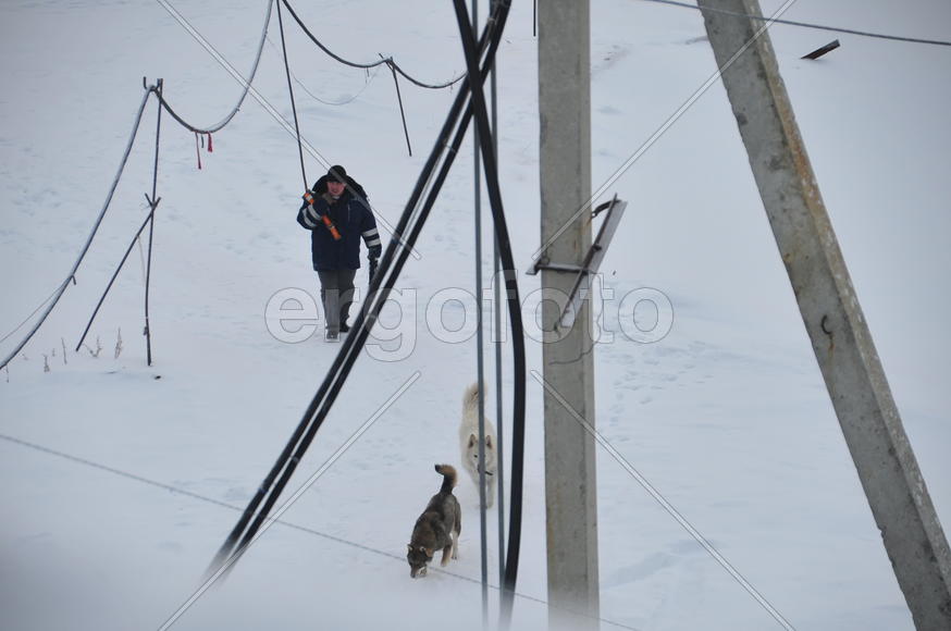 ¬иды на реку ќбь и порт. ямало-ненецкий  автономный округ. √ород —алехард, поселок Ћабытнанги. фото 