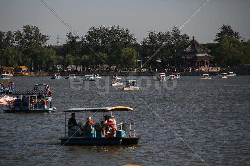 Пекин.  Летний императорский дворец.