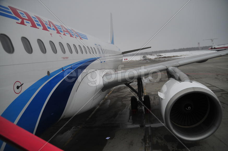 Аэропорт Салехард. Ямало-ненецкий  автономный округ. Город Салехард, поселок Лабытнанги. фото Сергей