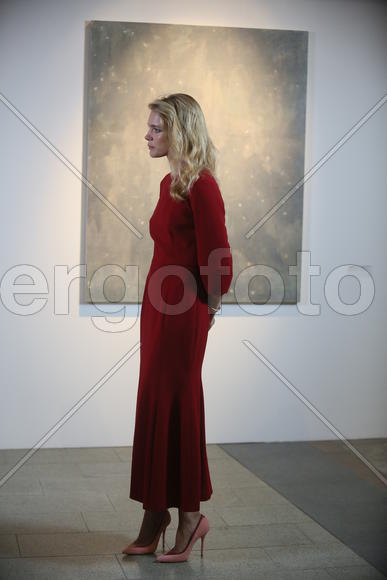 Наталия Водянова на благотвортиельном аукционе на арт-ярмарке Cosmoscow 