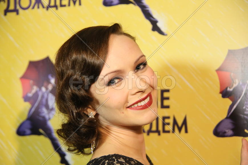 Елена Бахтиярова, премьера мюзикла "Поющие под дождем"