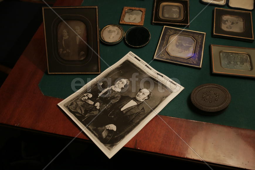 Коллекционер дагерротипов Александр Савинов. Старинная фотокарточка из коллекции 