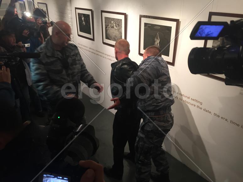 Задержание вандала на выставки в галерее Братьев Люмьер. 