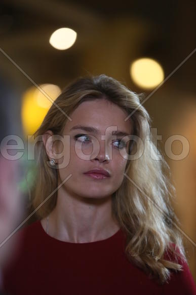 Наталия Водянова на благотвортиельном аукционе на арт-ярмарке Cosmoscow 