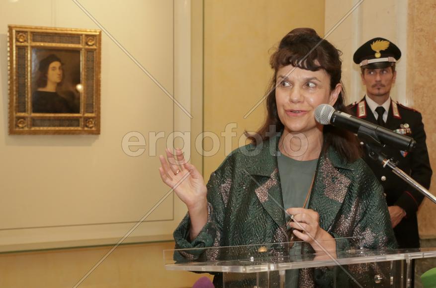 Директор ГМИИ им.Пушкина Марина Лошак на Выставке Рафаэля в резиденции посла Италии 