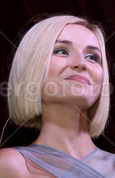 Певица Полина Гагарина на концерте в Кунцево-плаза