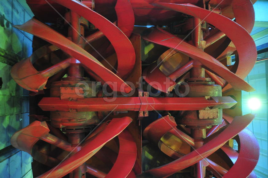 СНегоуборочная техника в поселке Лабытнанги. Ямало-ненецкий  автономный округ. Город Салехард, посел