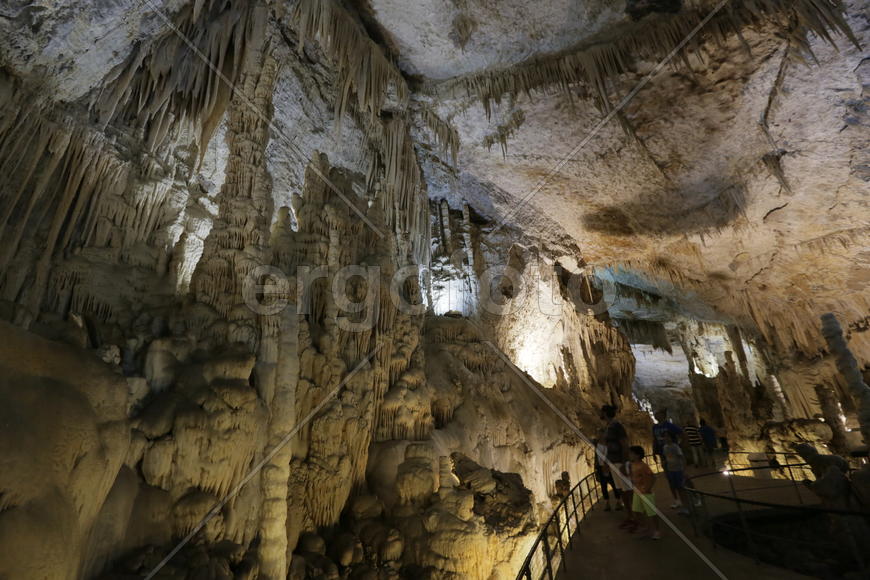 Ливан. Подземная пещера 