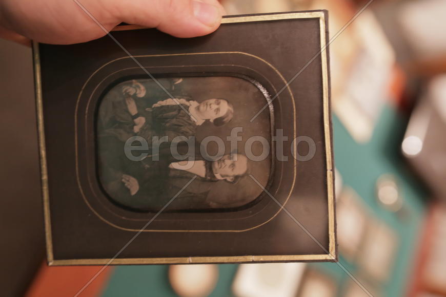 Коллекционер дагерротипов Александр Савинов. Старинная фотокарточка из коллекции 