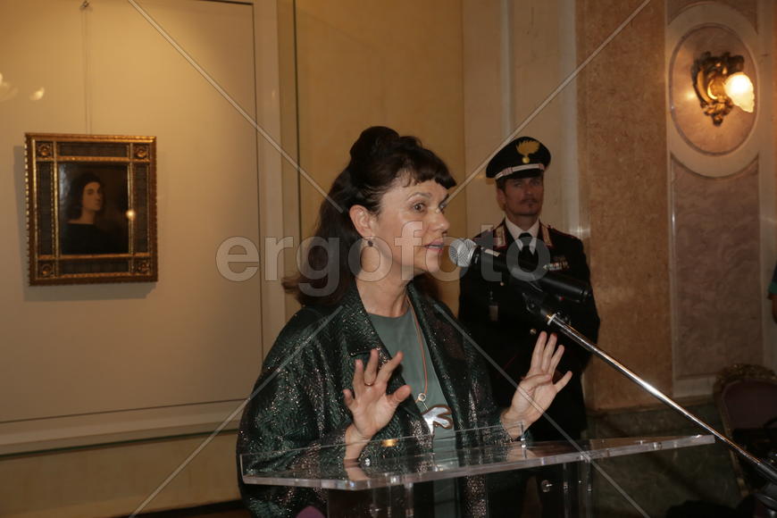 Директор ГМИИ им.Пушкина Марина Лошак на Выставке Рафаэля в резиденции посла Италии 