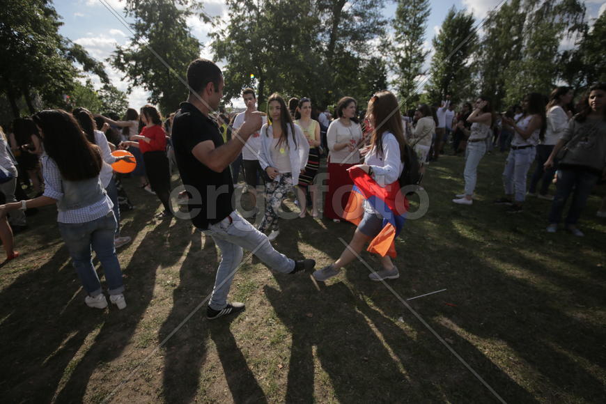 Праздник "Абрикос" в парке Музеон, 10 июля 2016 года. 
