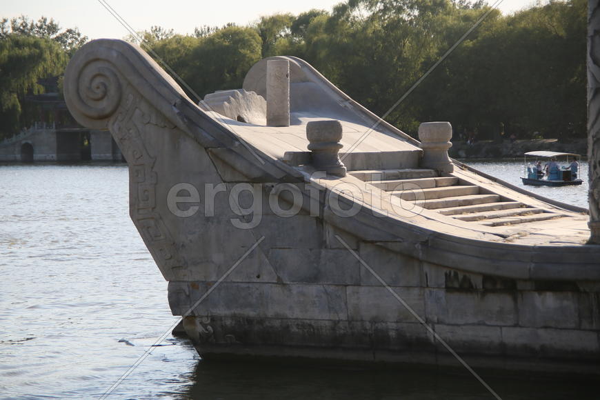 Пекин. Дворец на воде