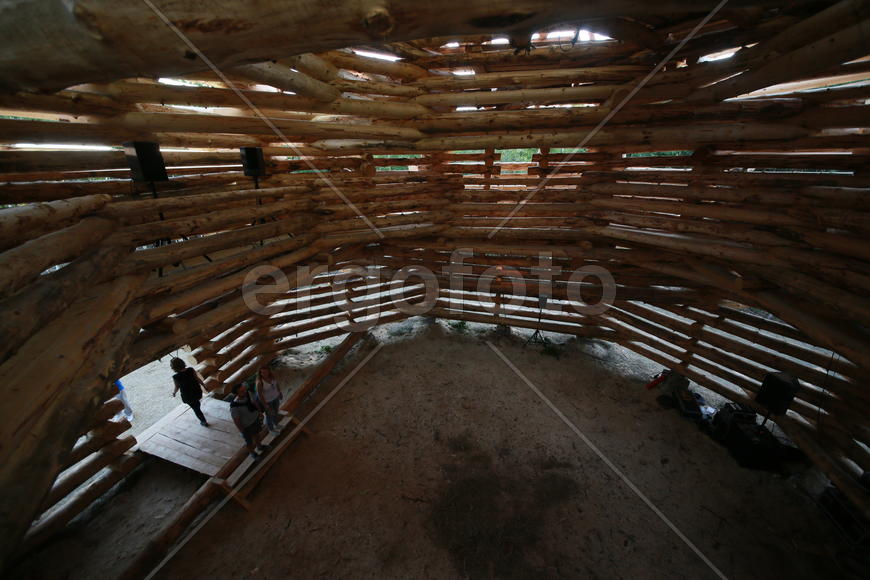 Архстояние-2014 Артобъект "Ленивый зиккурат"