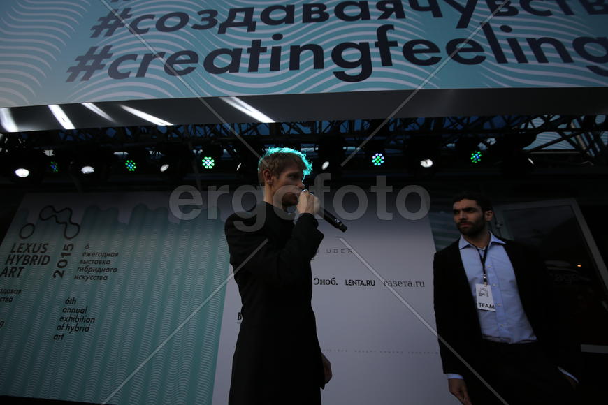 Федор Павлов-Андреевич и главный куратор выставки Бернардо Москейра