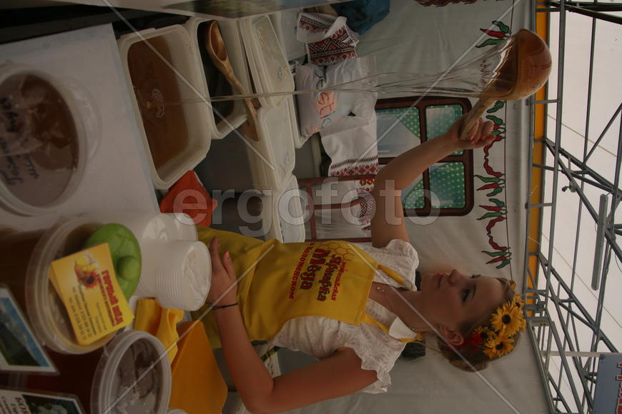 Всероссийская ярмарка меда в Коломенском