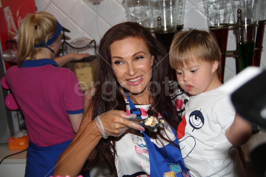 Эвелина Бледанс