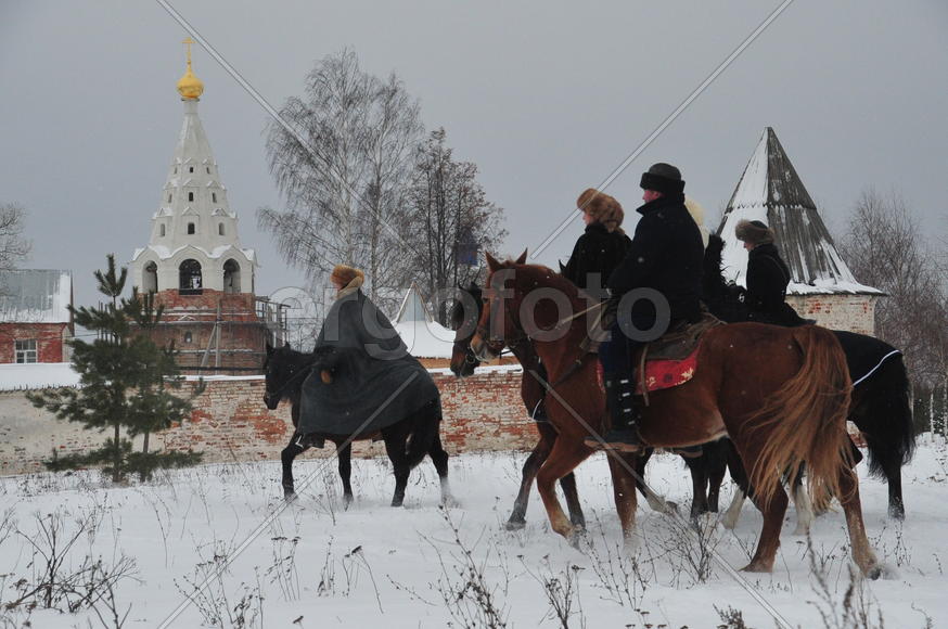 Реконструкция конной охоты с тремя борзыми и одной гончей в клубе Аванпост. фйото Сергей Шахиджанян 