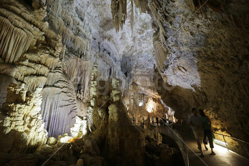 Ливан. Подземная пещера 