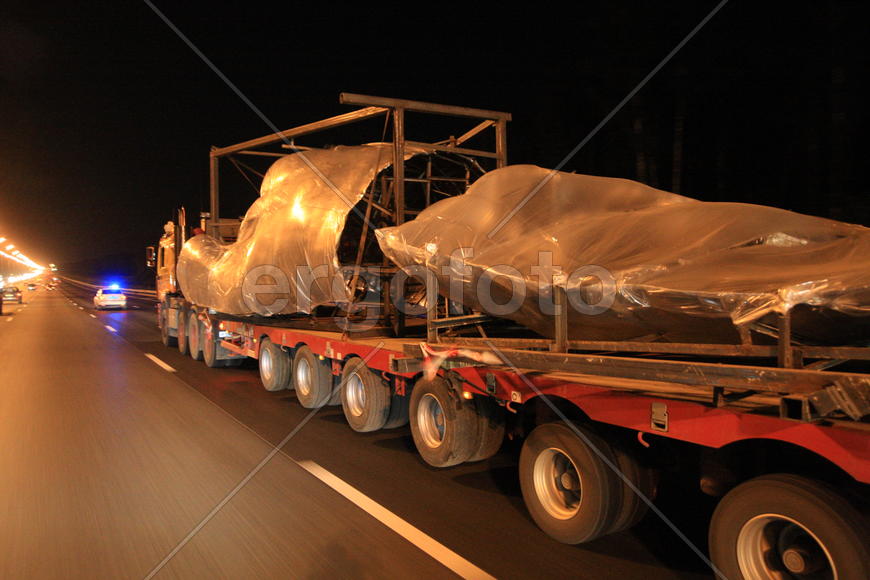 Реставрация статуи "Рабочий и колхозница"