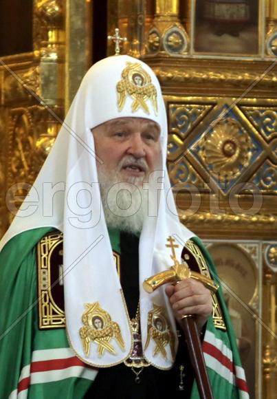 Патриарх Кирилл совершает службу в Храме Христа Спасителя. Москва. Россия