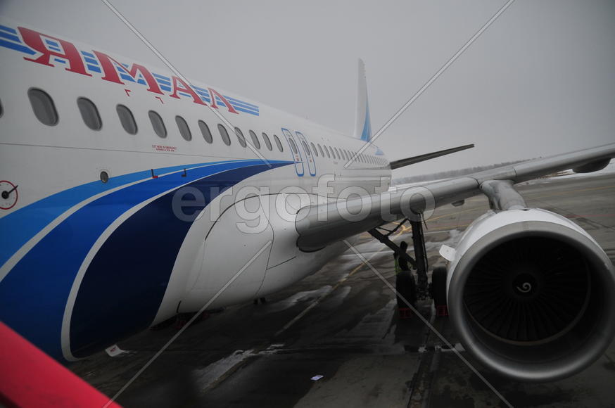 Аэропорт Салехард. Ямало-ненецкий  автономный округ. Город Салехард, поселок Лабытнанги. фото Сергей