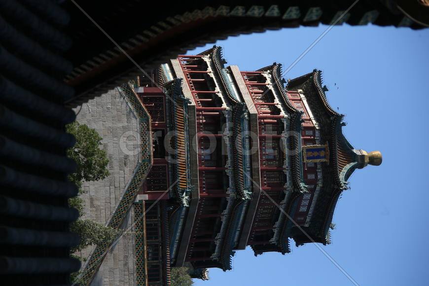 Пекин.  Летний императорский дворец.