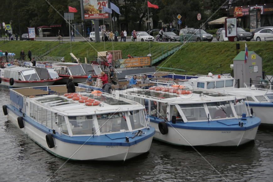 Пароходы у пристани Санкт-Петербурга 