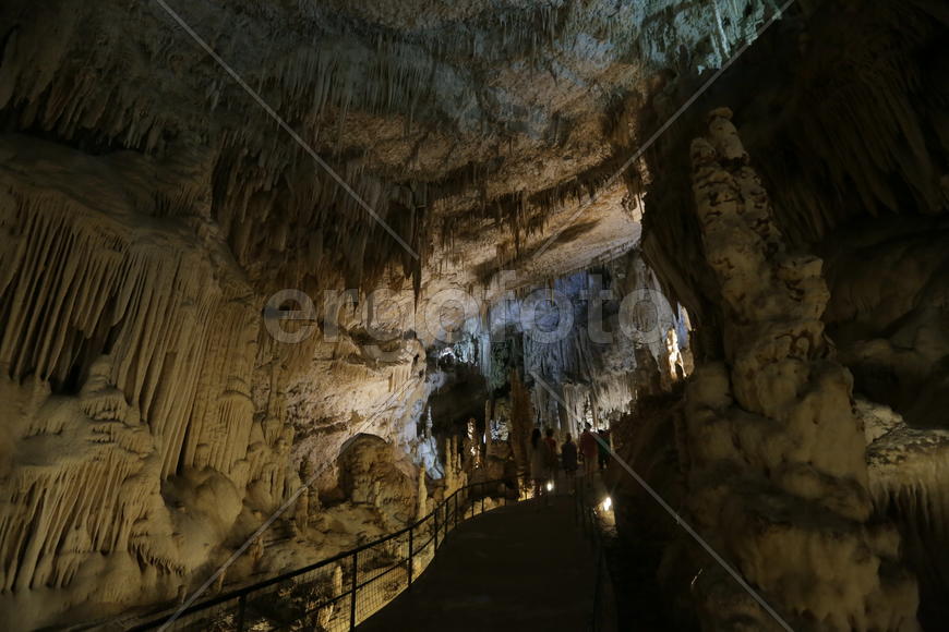 Ливан. Подземная пещера 