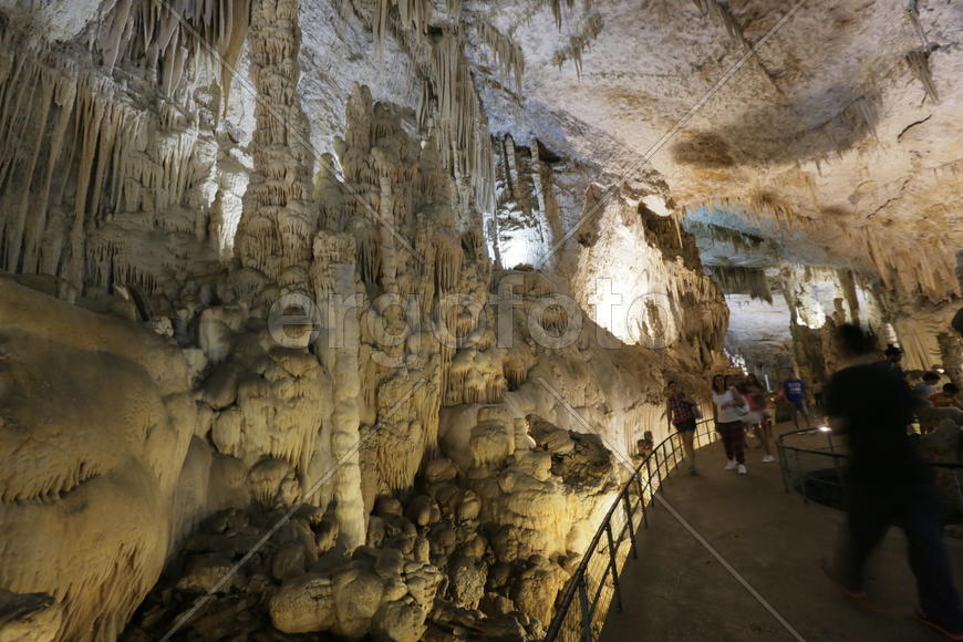 Ливан. Подземная пещера 