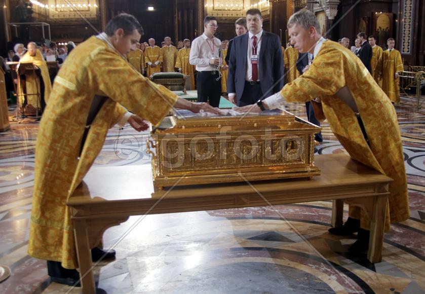 Отъезд мощей Святителя Николая из Храма Христа Спасителя.