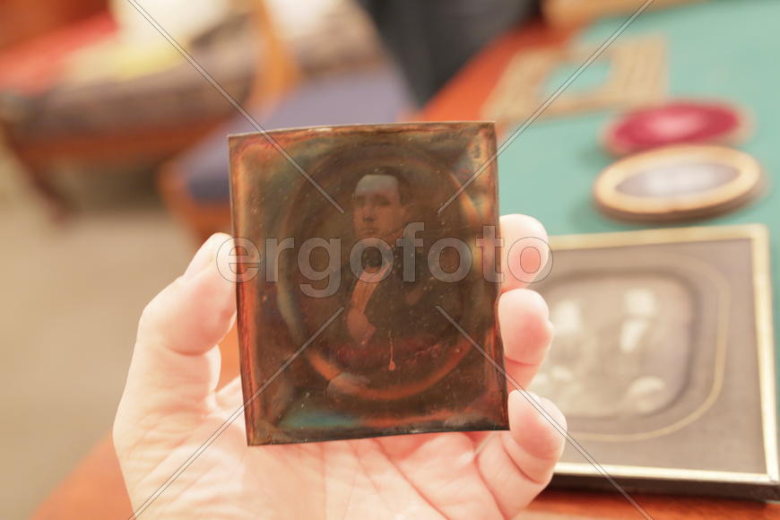 Коллекционер дагерротипов Александр Савинов. Старинная фотокарточка из коллекции 