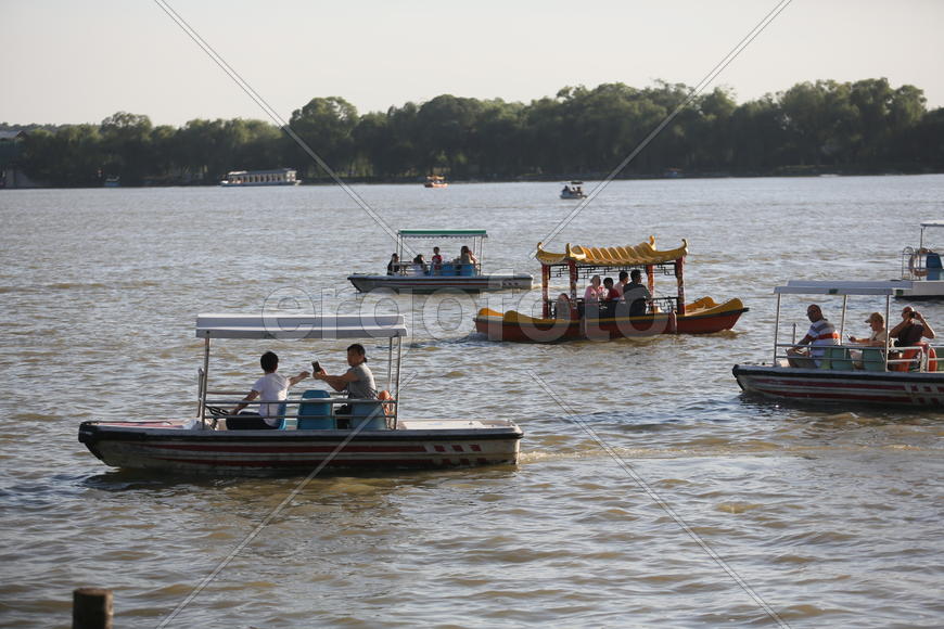 Пекин.  Летний императорский дворец.
