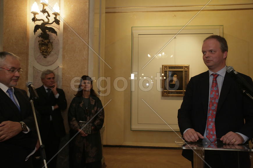 Выставка Рафаэля в резиденции посла Италии. 