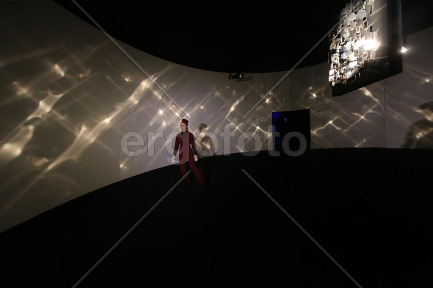 Хулио Ле Парк, "Свет в движении"