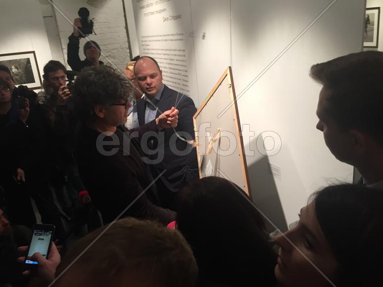 Закрытие выставки в галерее Братьев Люмьер. 