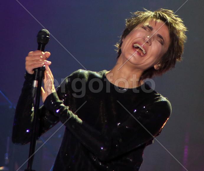 Певица Земфира на концерте в Коломенском, Москва