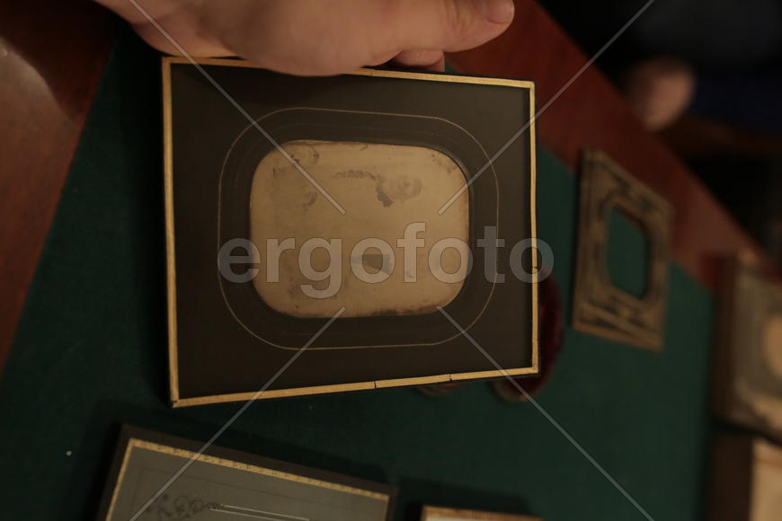 Коллекционер дагерротипов Александр Савинов. Старинная фотокарточка из коллекции 