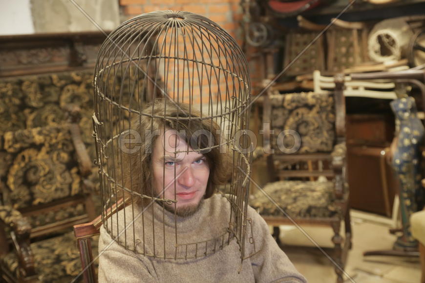 Художник и антиквар Ираклий Месхия